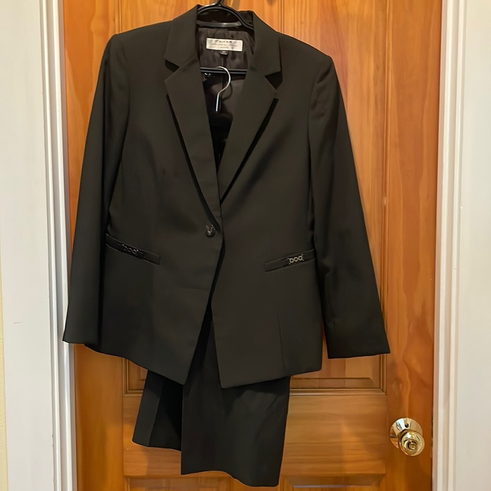 Womens Black thin Pinstripe Business Jacket and Pant Suit